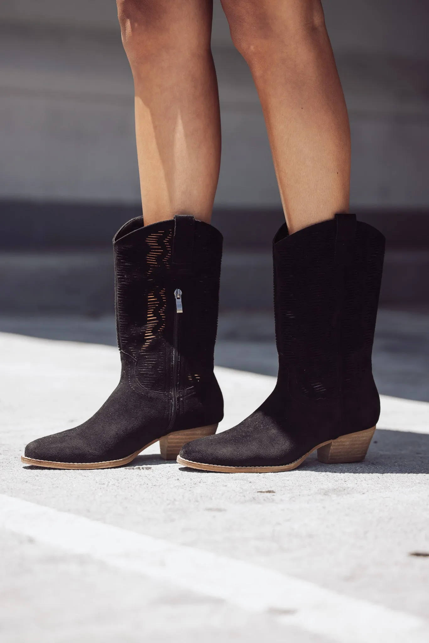 Dallas Laser Cut Boots - Black