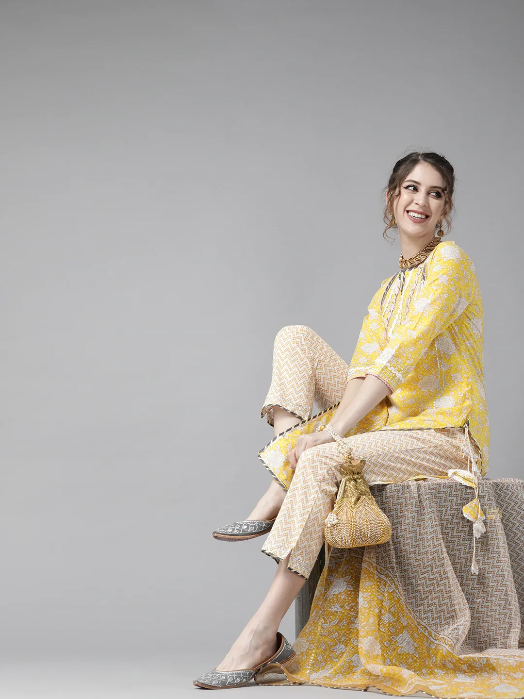 Exquisite Ornated Kurta Trouser Set With Dupatta