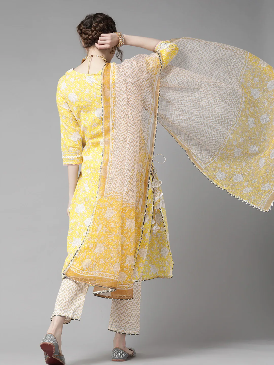 Exquisite Ornated Kurta Trouser Set With Dupatta