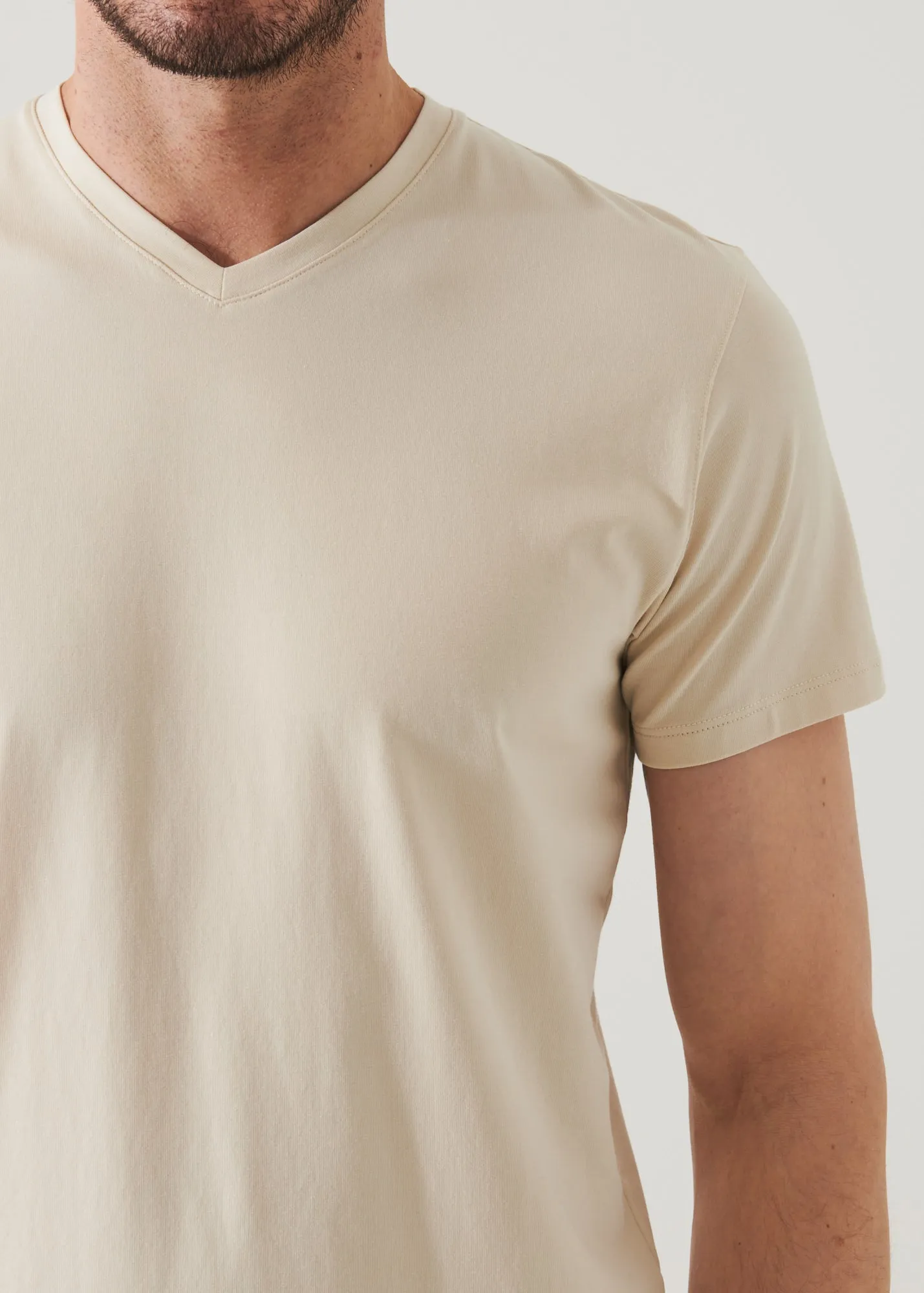 PIMA COTTON STRETCH V-NECK T-SHIRT