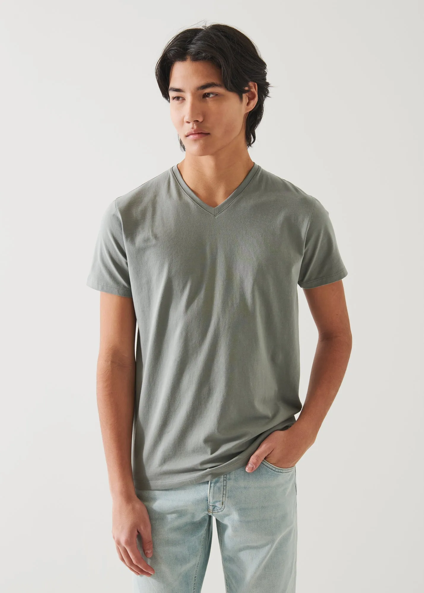 PIMA COTTON STRETCH V-NECK T-SHIRT