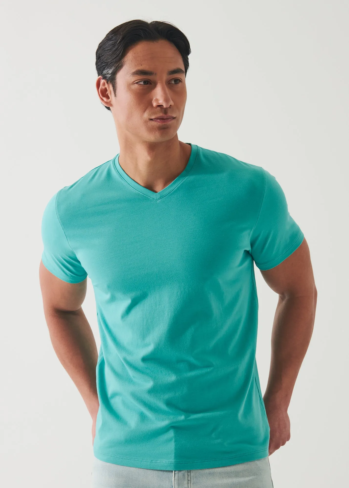 PIMA COTTON STRETCH V-NECK T-SHIRT